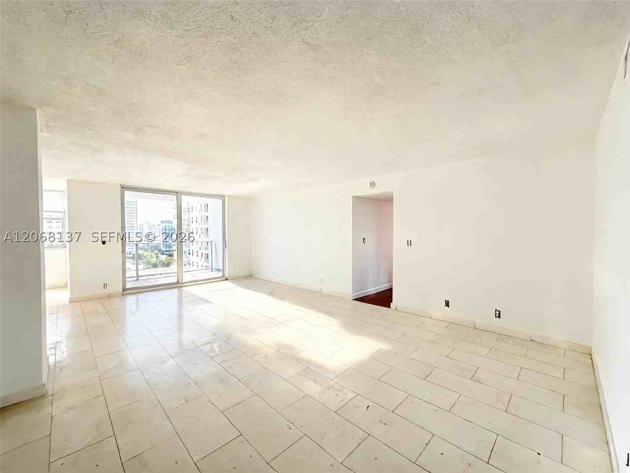 1904 S Ocean Dr #1206 - Photo 4 of 23