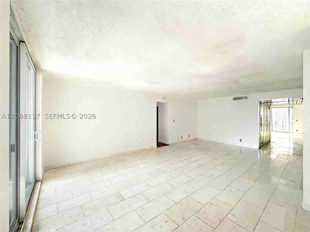 1904 S Ocean Dr #1206 - Photo 6 of 23