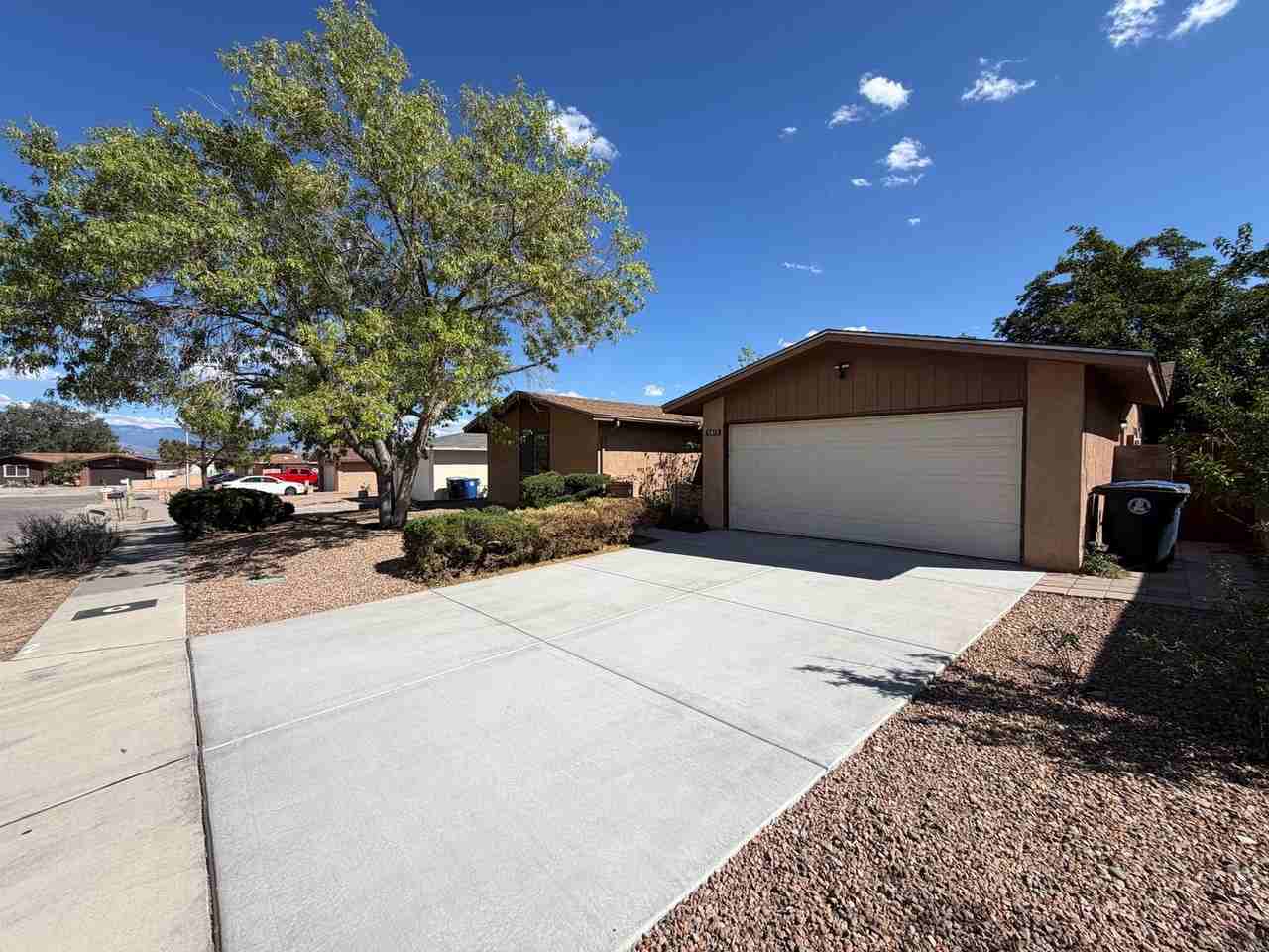 5812 Brahma Dr Nw - Photo 2 of 36