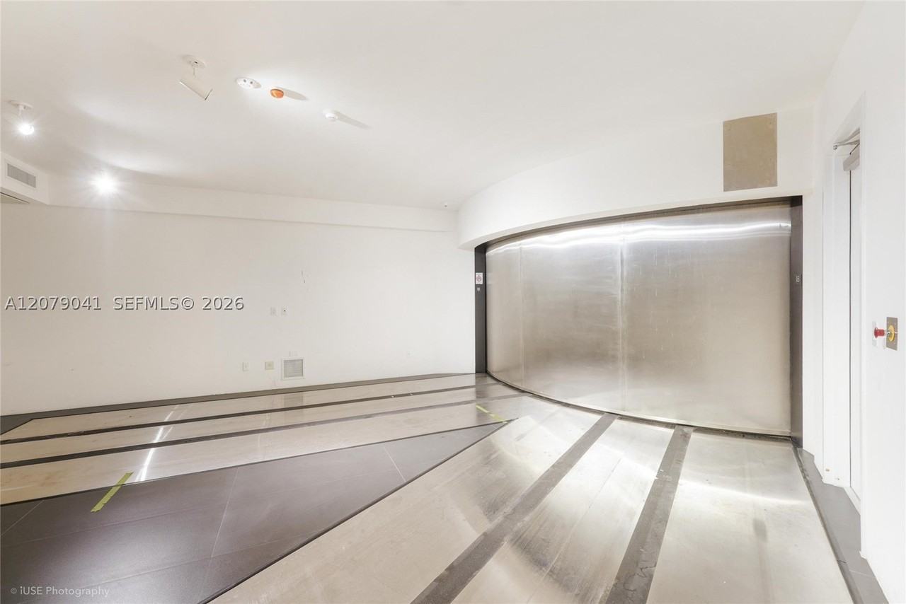 18555 Collins Ave #1901 - Photo 7 of 19