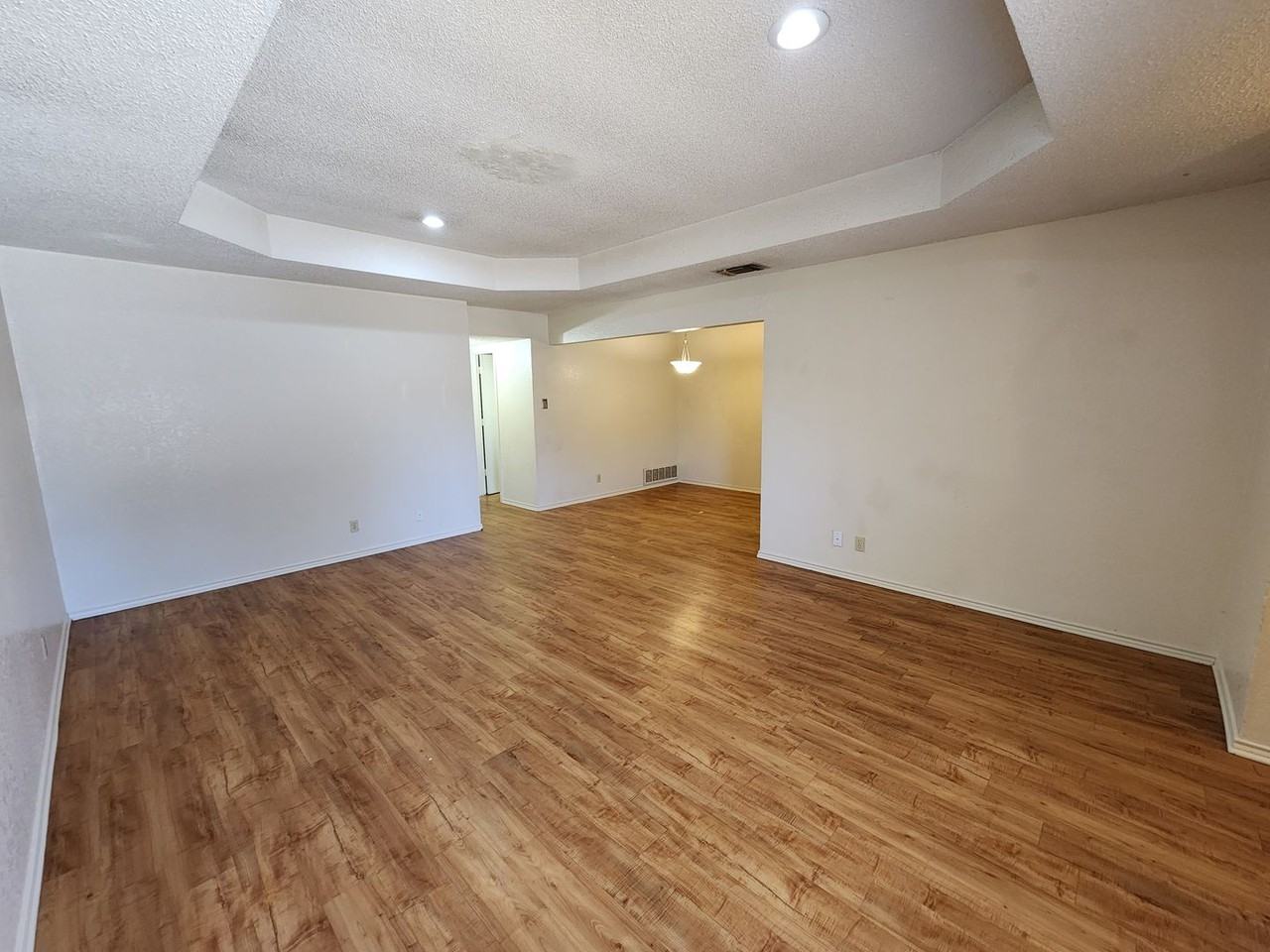 6702 S Creek Dr - Photo 2 of 21