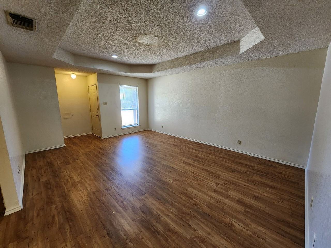 6702 S Creek Dr - Photo 3 of 21