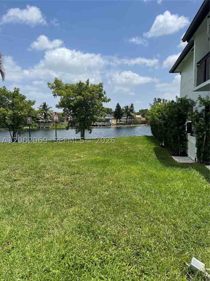1341 Sw 124th Ct #4E - Photo 4 of 18