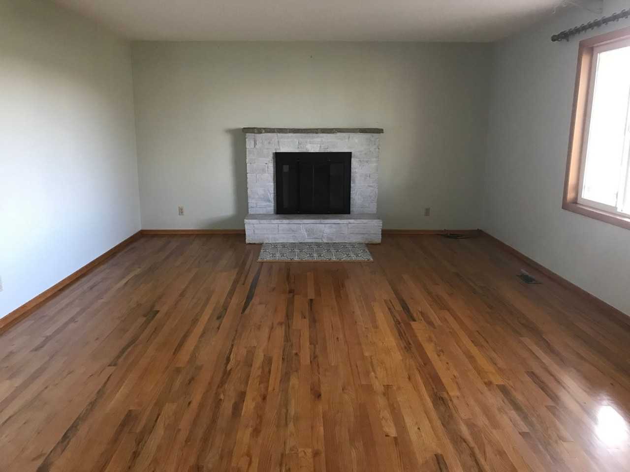 745 Se Allen St - Photo 2 of 8