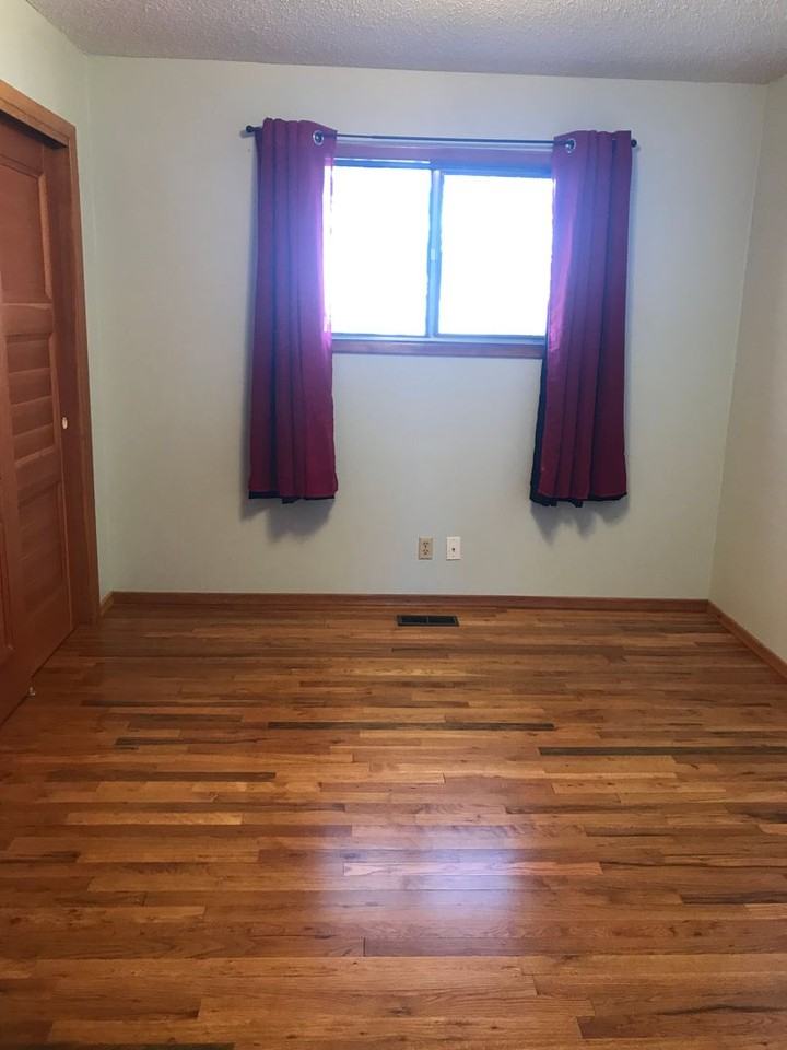 745 Se Allen St - Photo 5 of 8