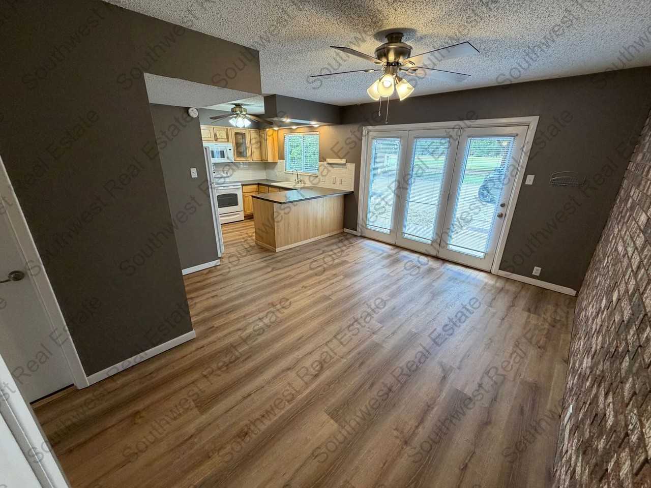 1400 Fairway Ter #24 - Photo 3 of 15