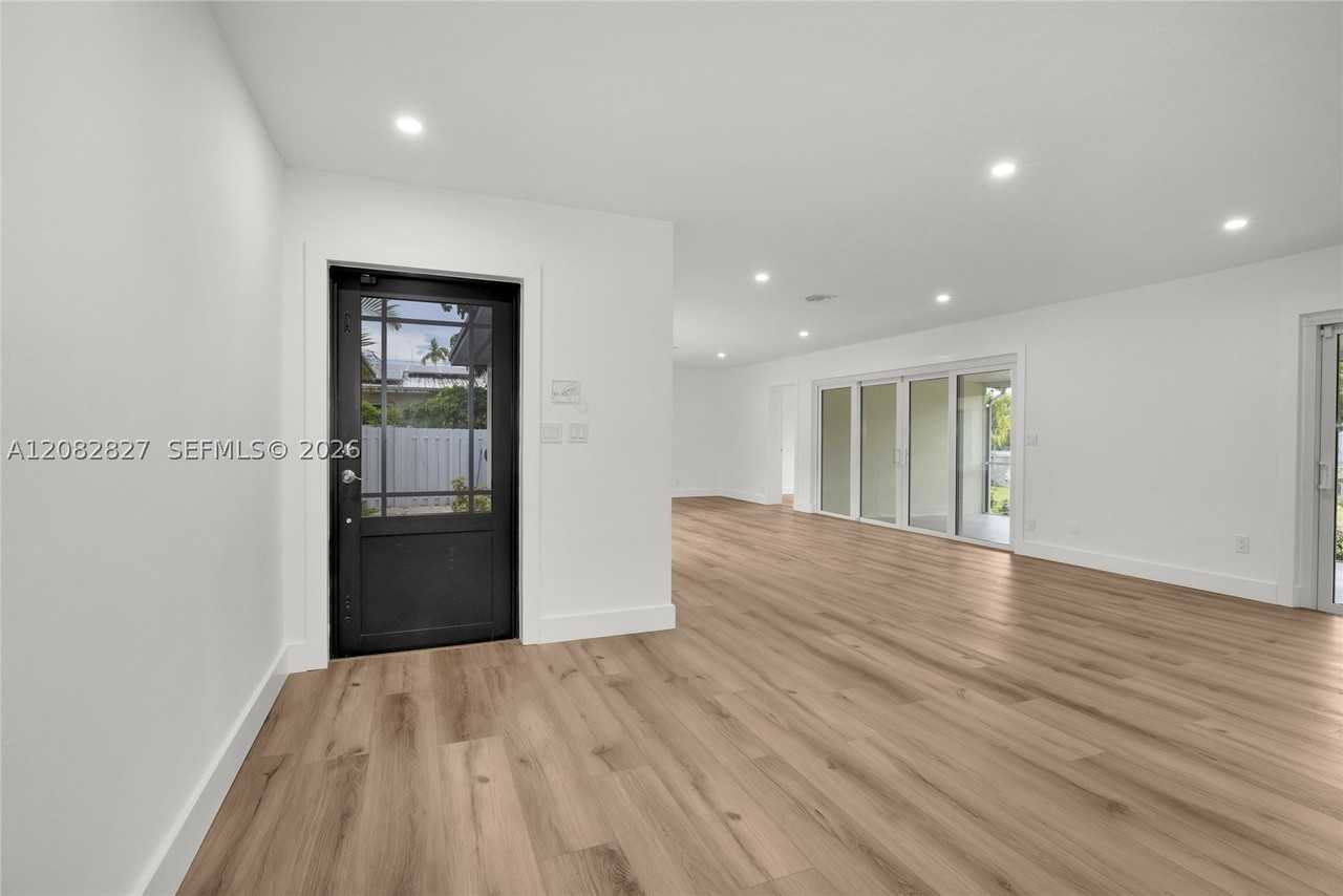 6331 Sw 62nd Ter - Photo 6 of 27