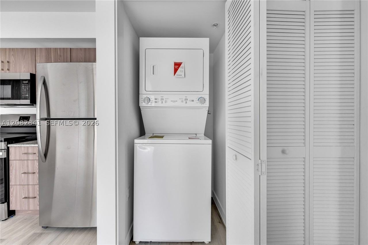 175 Nw 160th St #220 - Photo 4 of 14