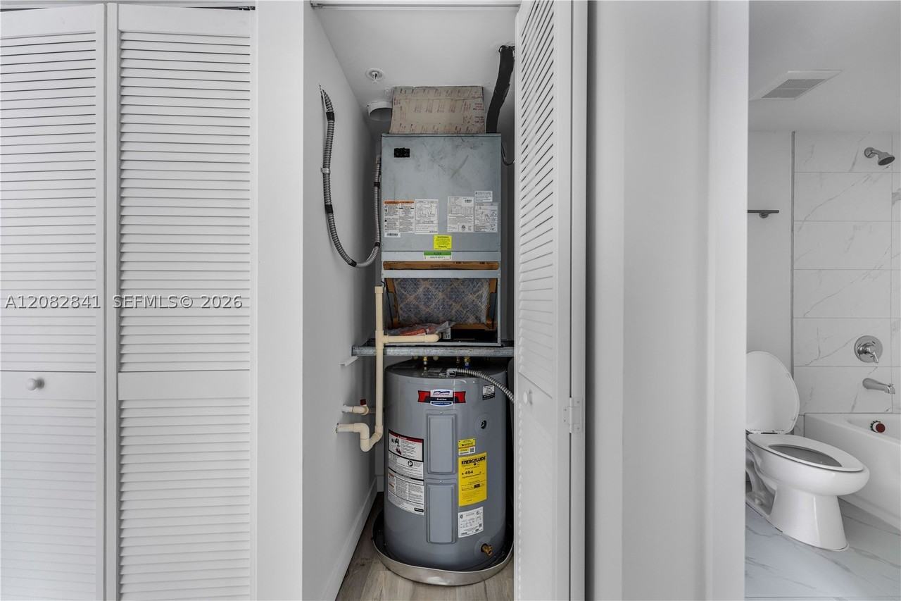 175 Nw 160th St #220 - Photo 5 of 14