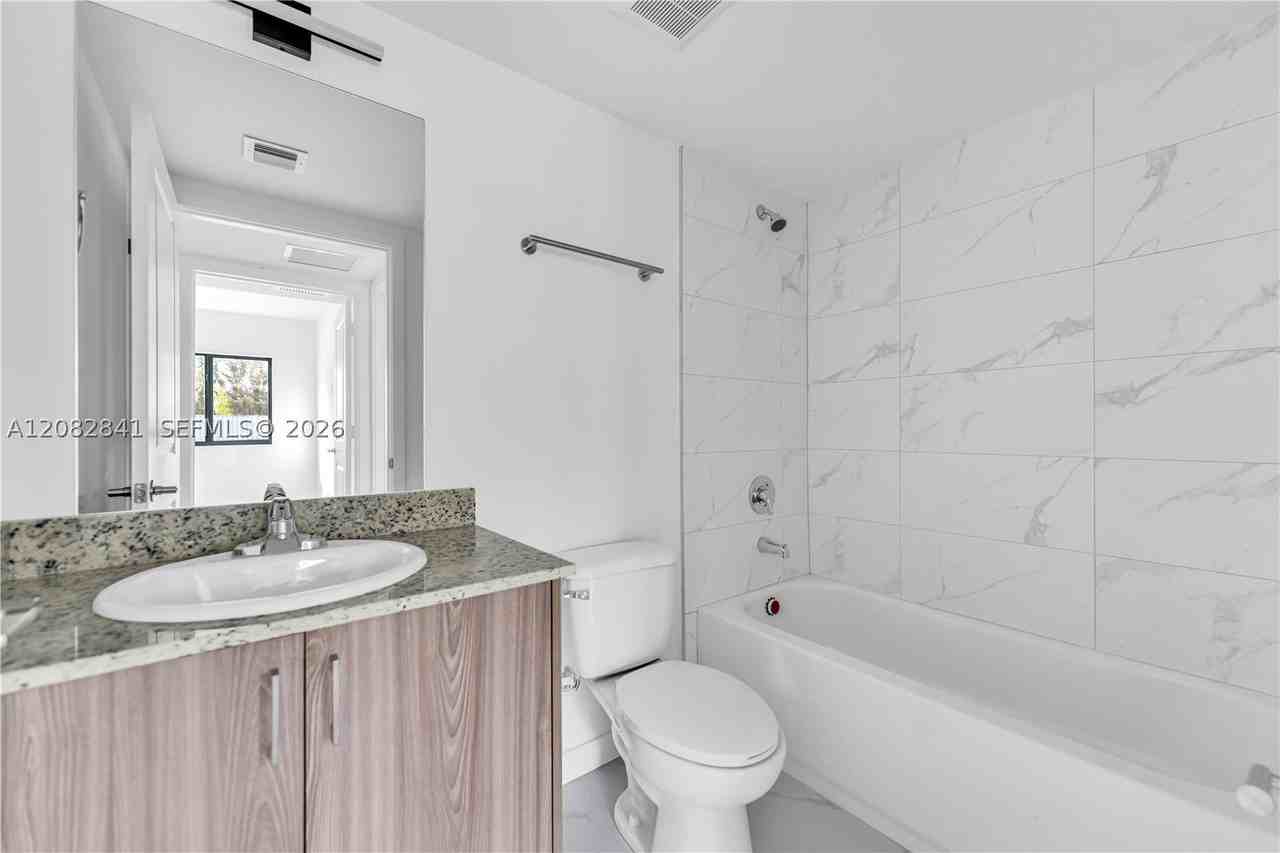 175 Nw 160th St #220 - Photo 6 of 14