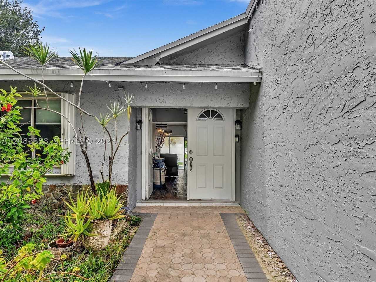 8240 Nw 54th St #8240 - Photo 2 of 40