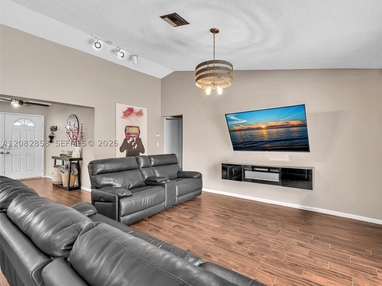 8240 Nw 54th St #8240 - Photo 7 of 40