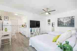 471 Ne 37th St #1 - Photo 1 of 1