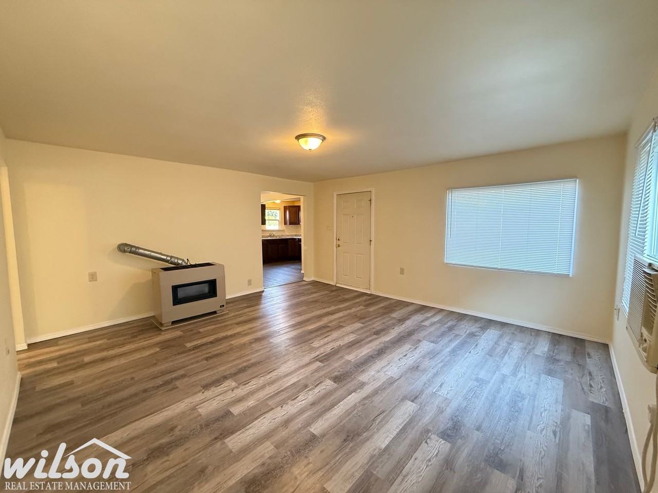 1004 W Mead Ave - Photo 4 of 12