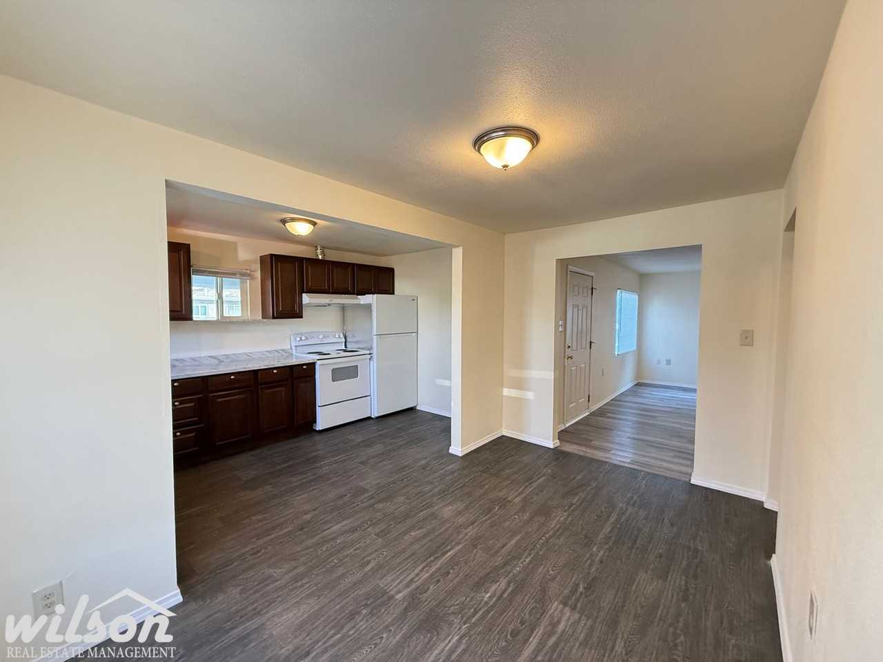 1004 W Mead Ave - Photo 7 of 12