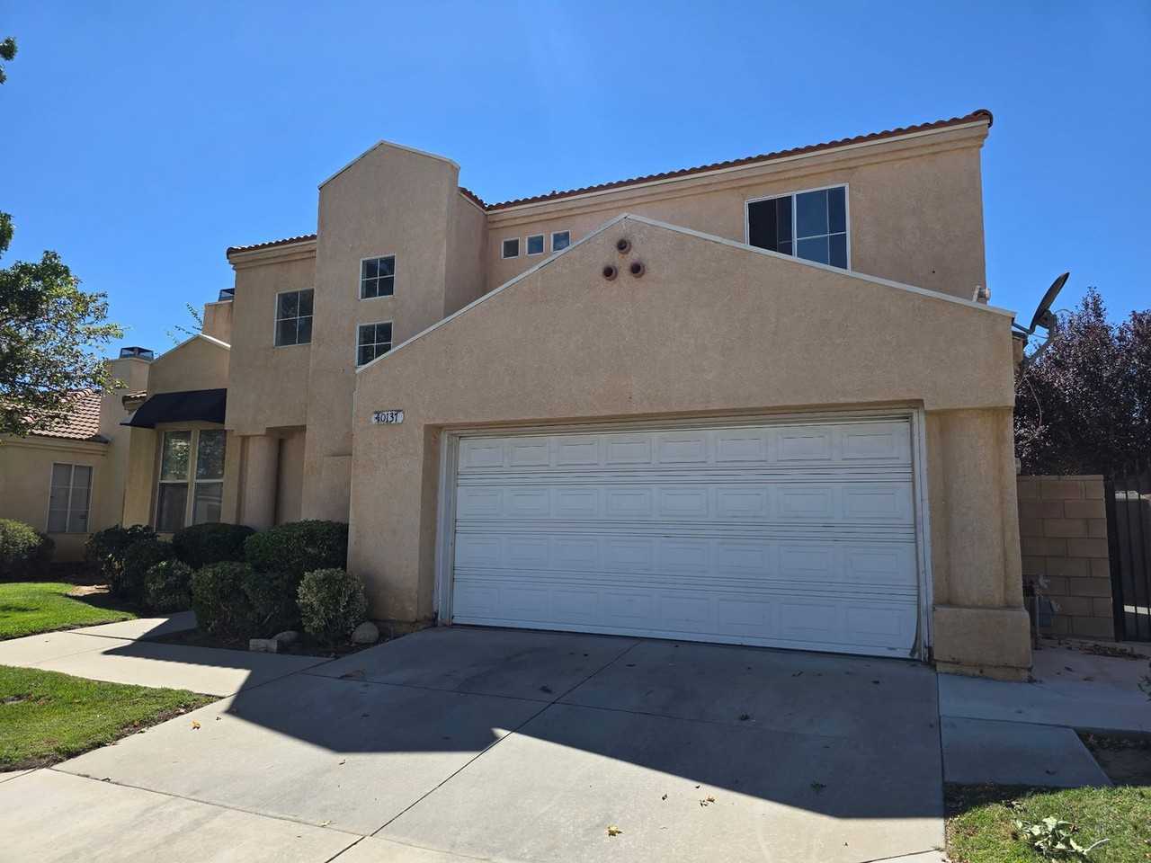 40137 La Cota Dr - Photo 2 of 3