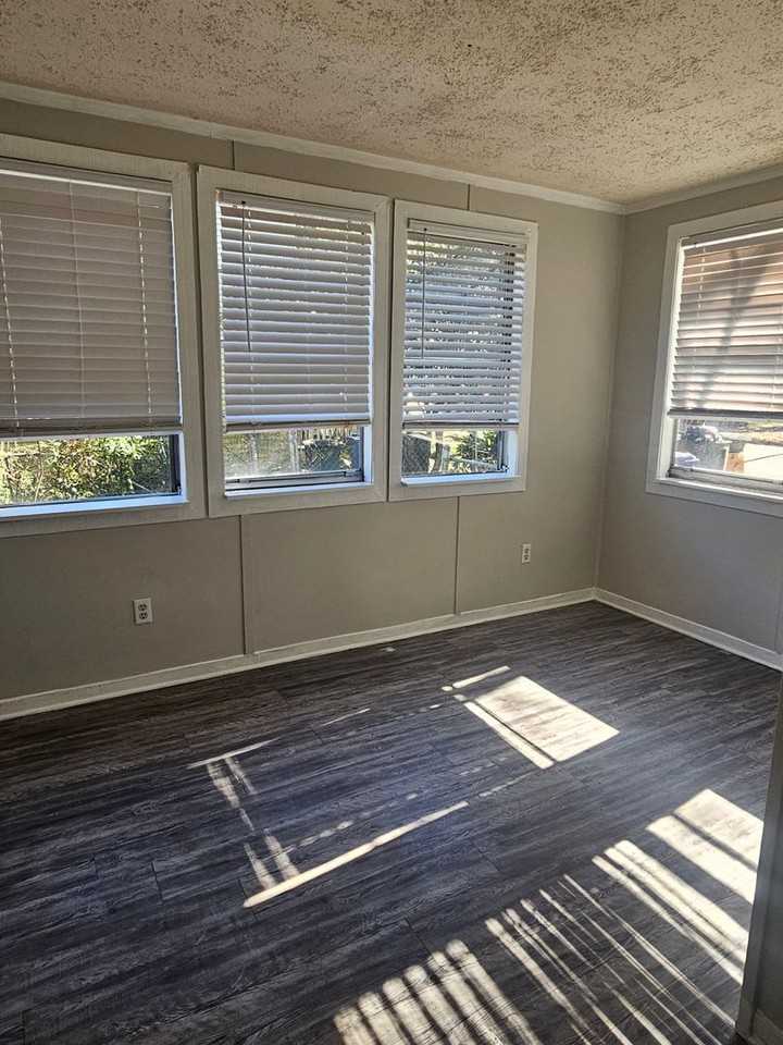 317 Whaley St - Photo 5 of 12