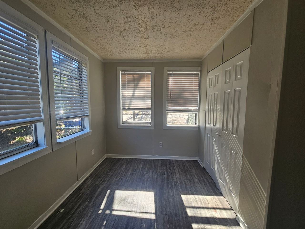 317 Whaley St - Photo 6 of 12