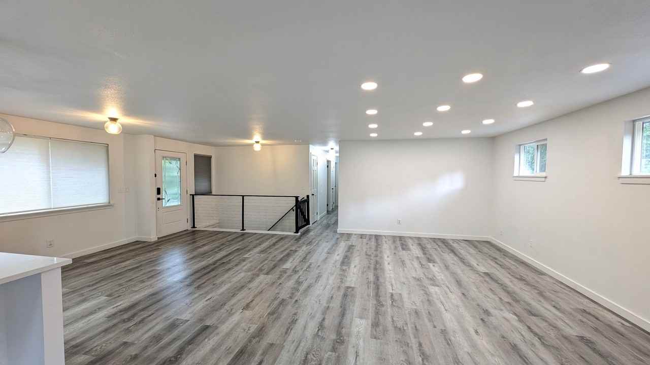 304 142nd St Se - Photo 2 of 25