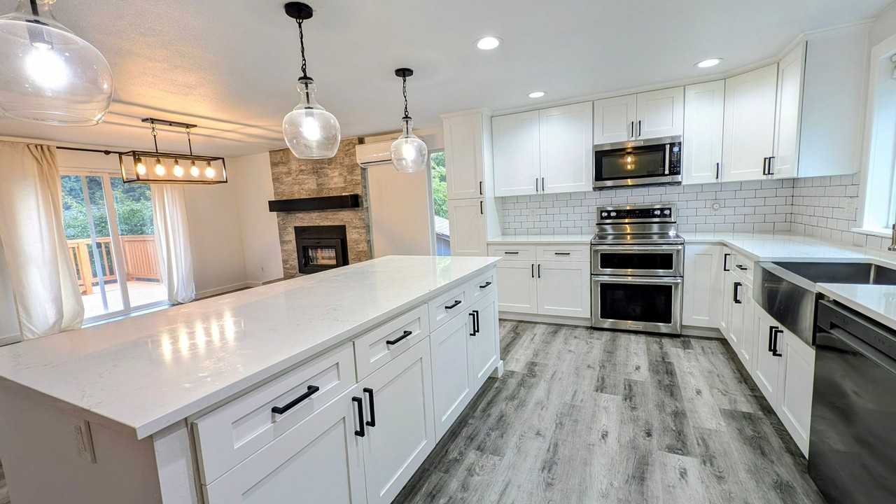 304 142nd St Se - Photo 5 of 25