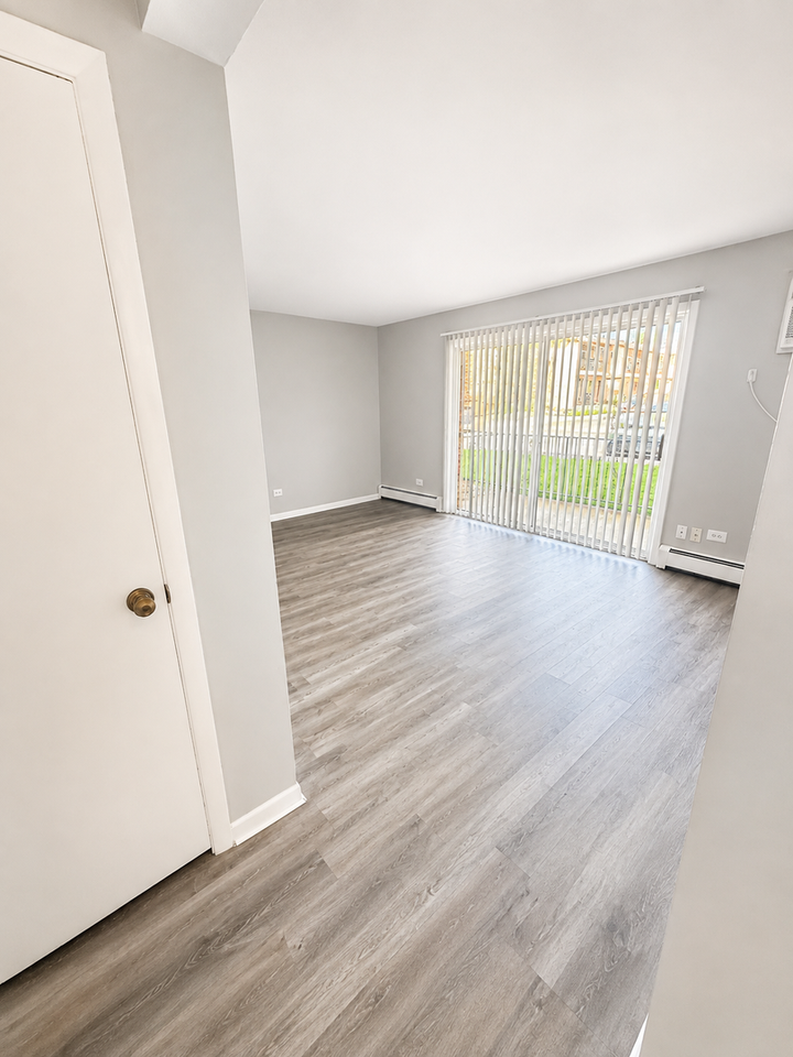 7100 W. 176th Street - Photo 4 of 16