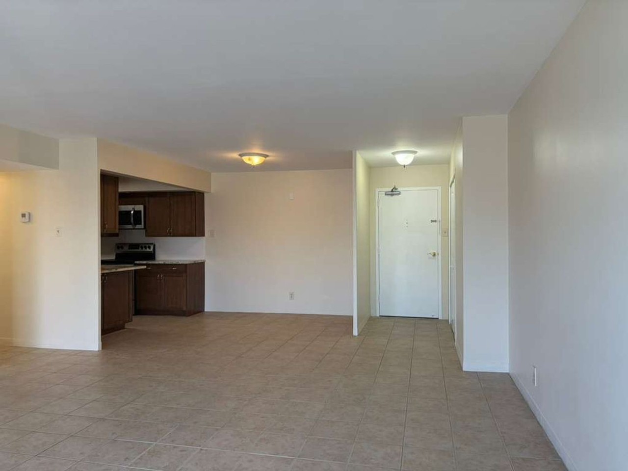 10355 Paradise Blvd - Photo 4 of 29