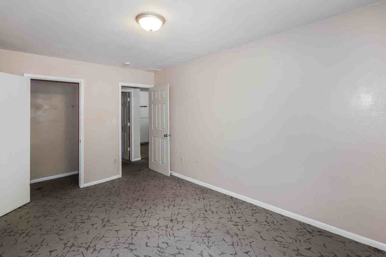 York Apartments - Photo 4 of 15