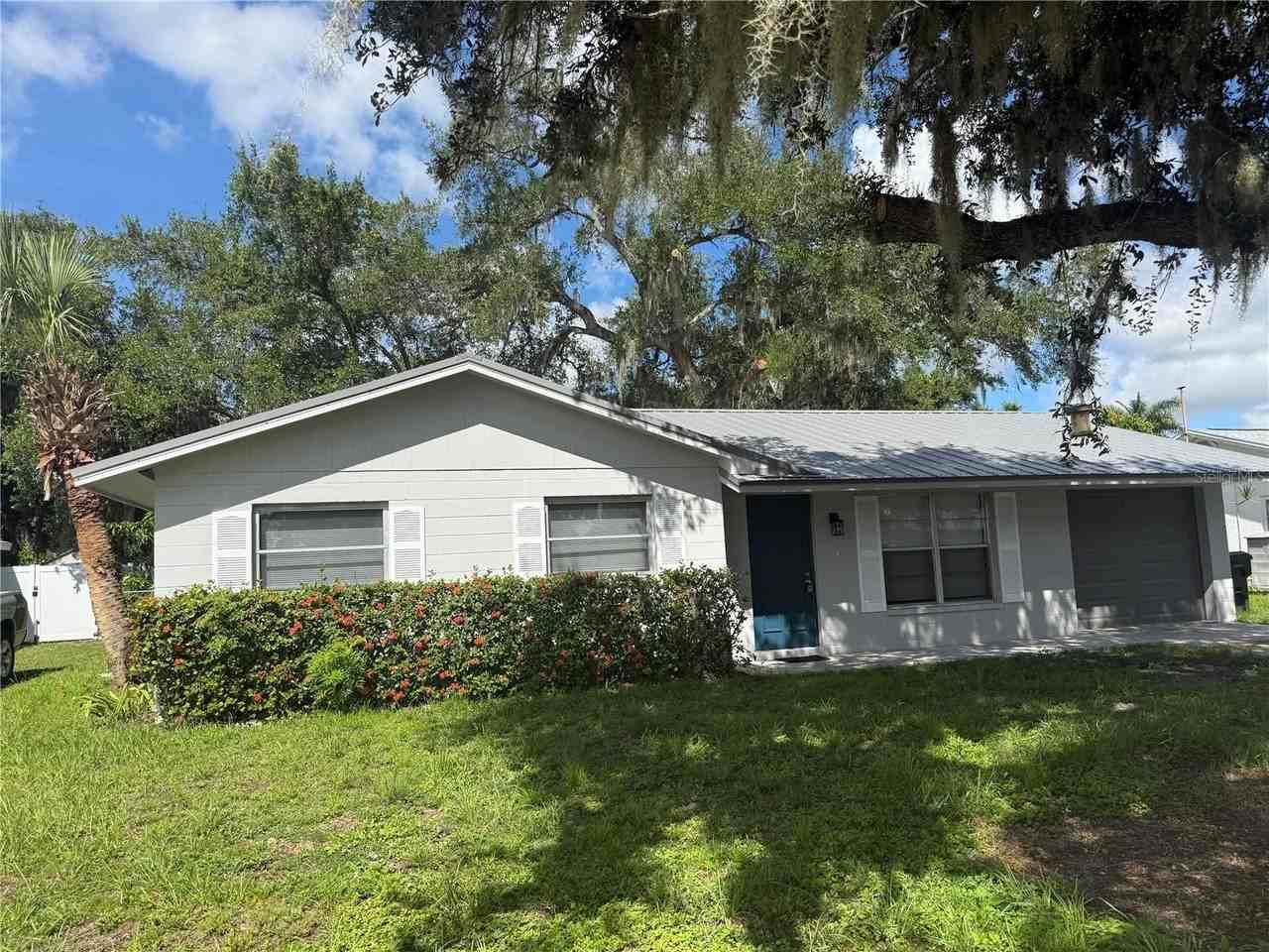 3412 Spainwood Dr - Photo 2 of 20