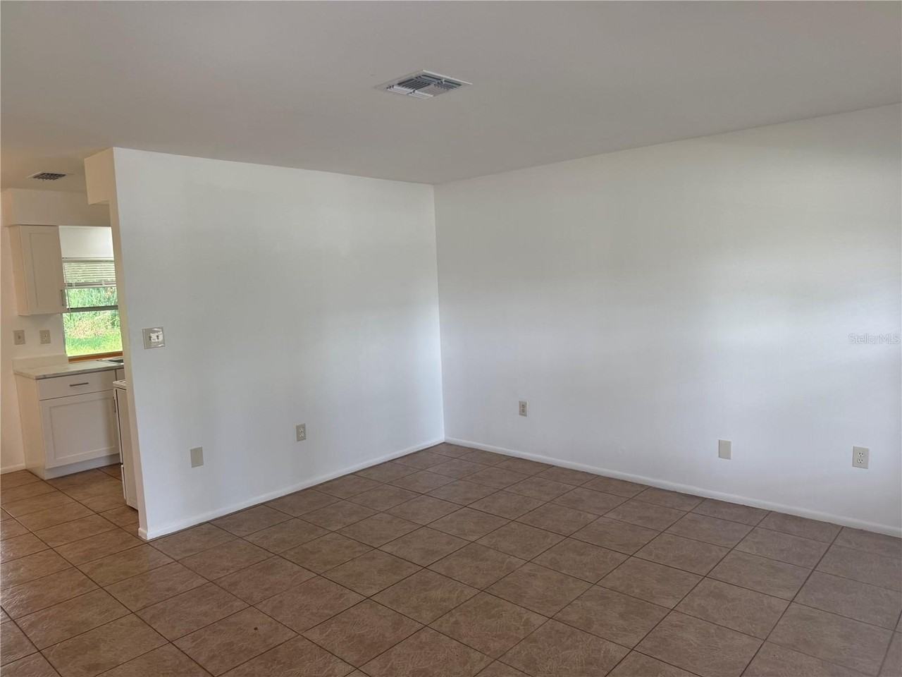 3412 Spainwood Dr - Photo 3 of 20