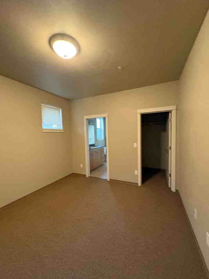 585 E 14th Ave #8 - Photo 6 of 39