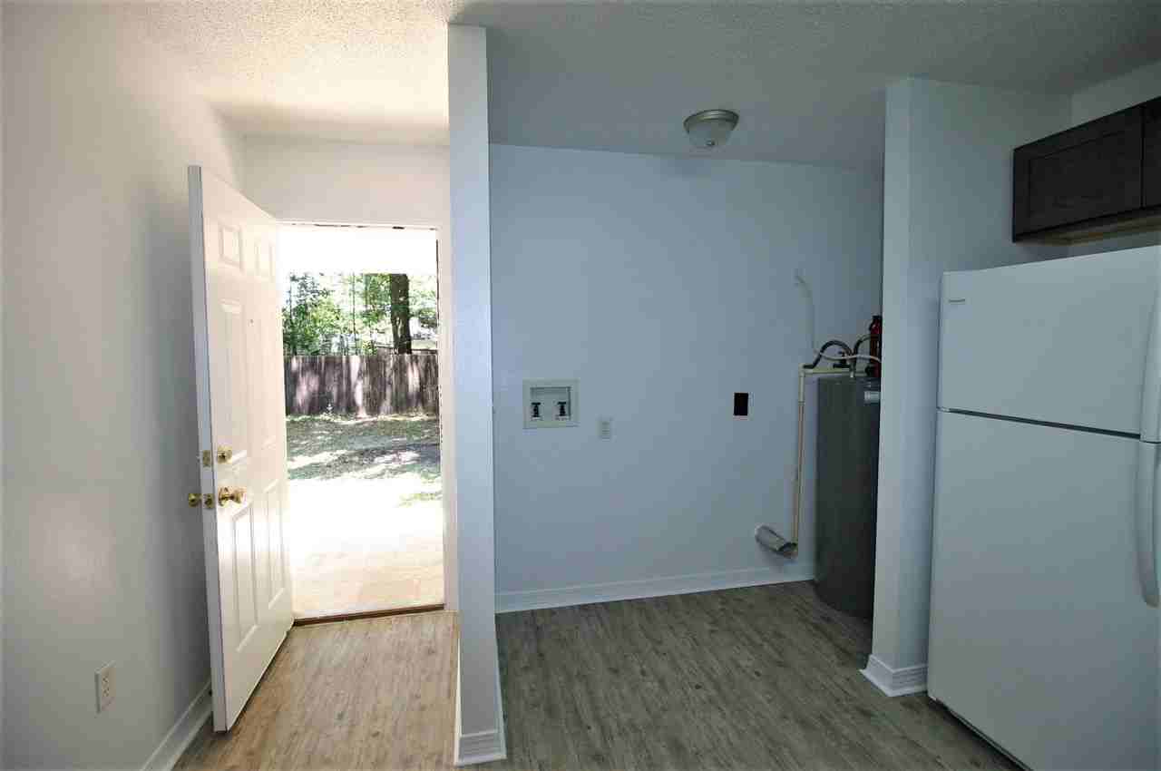 538 Brock Ave - Photo 3 of 13