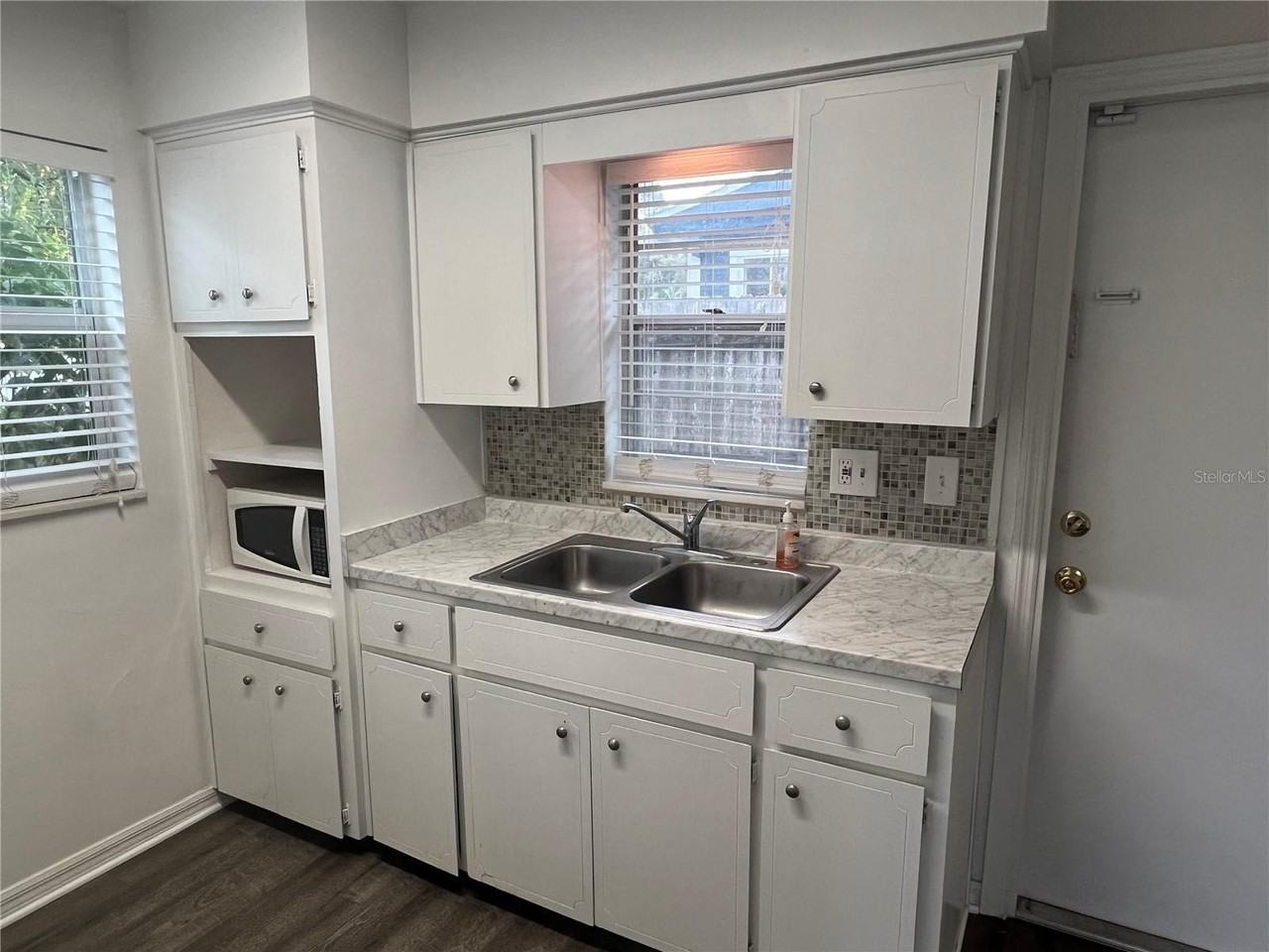 2406 Musselwhite Ave - Photo 6 of 15