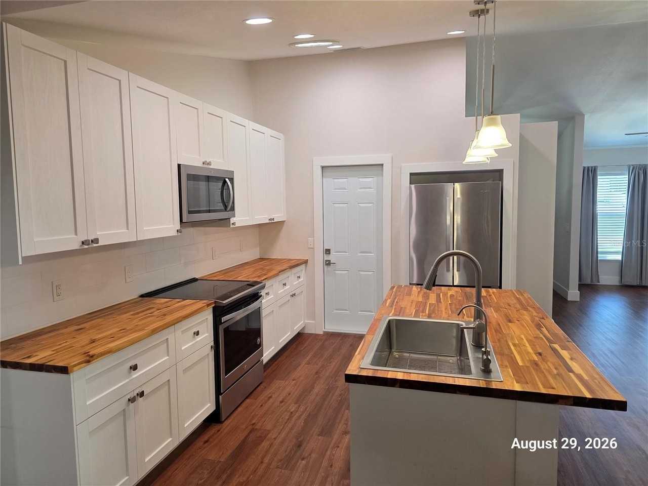 834 Amidon St - Photo 4 of 41