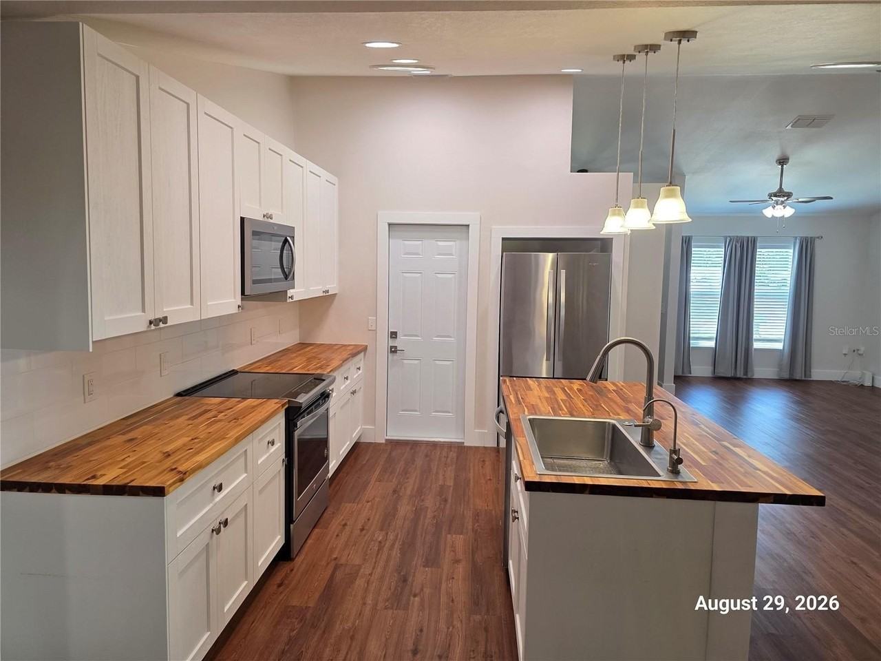 834 Amidon St - Photo 5 of 41
