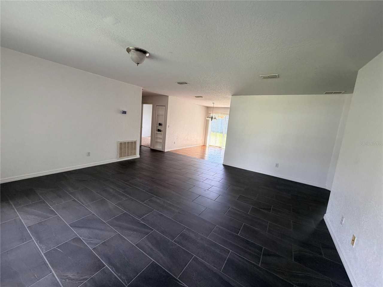 12335 Se 103rd Ct - Photo 4 of 22