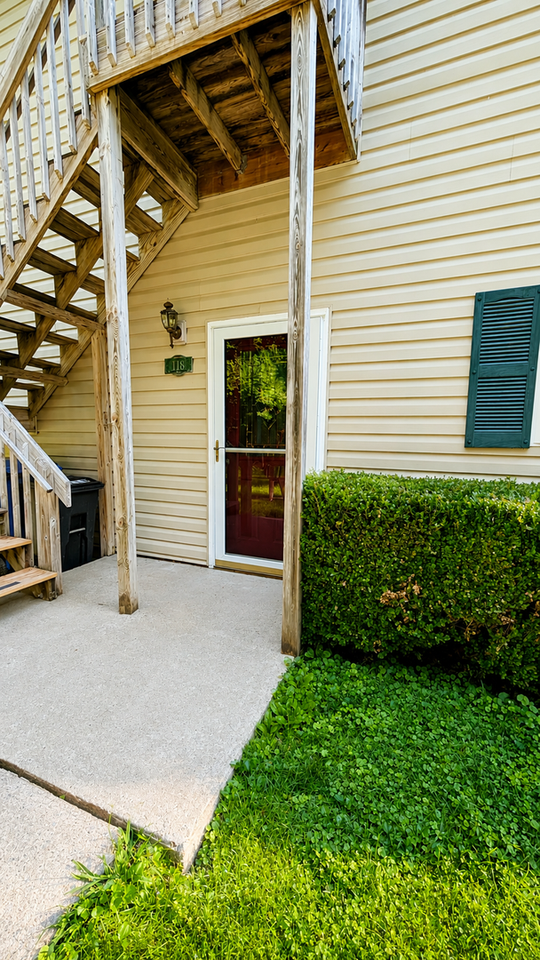 118 S Park Ln - Photo 2 of 12