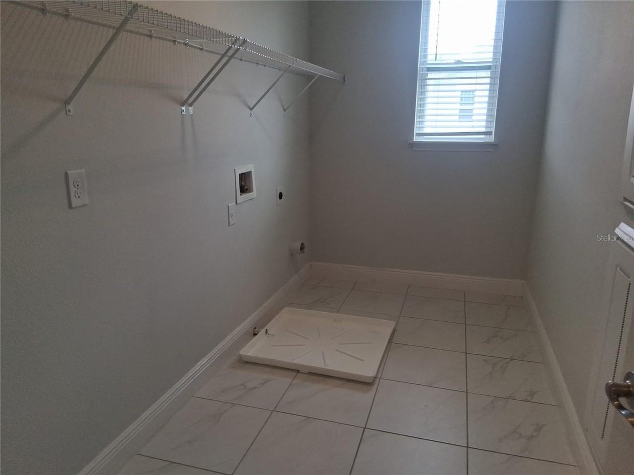 8964 Sperry St - Photo 2 of 16