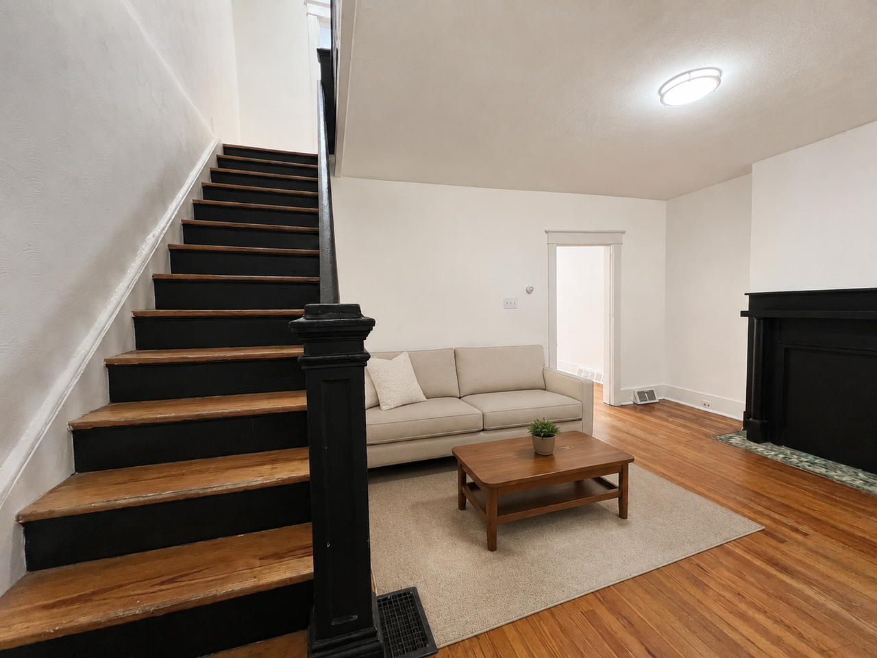 303B Broadway Ave - Photo 4 of 16