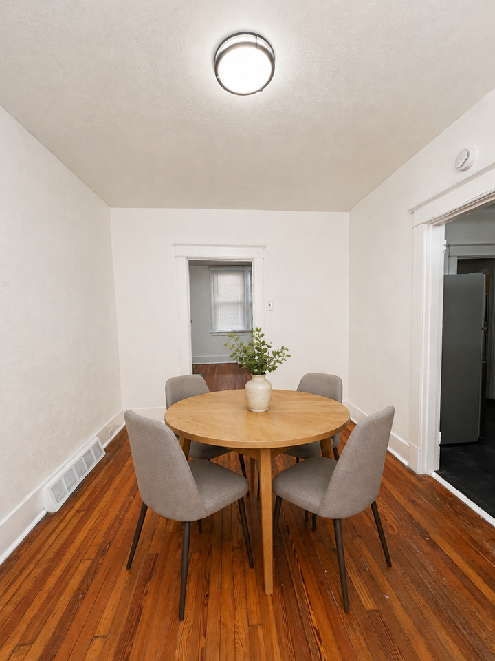 303B Broadway Ave - Photo 5 of 16