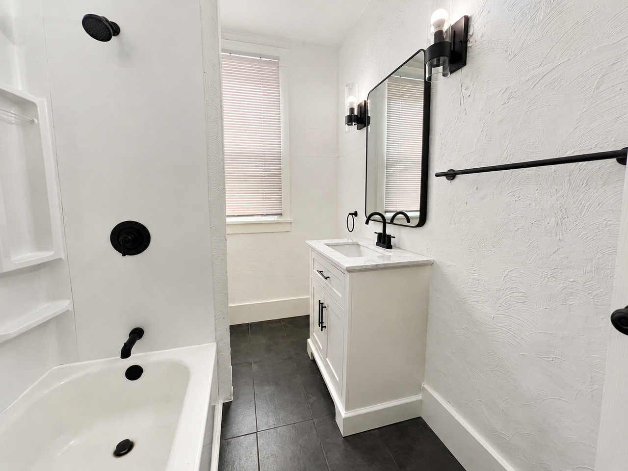 303B Broadway Ave - Photo 7 of 16