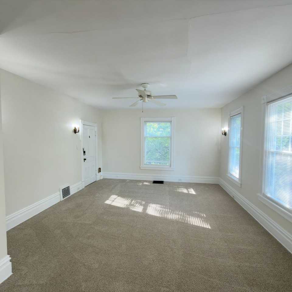 650 Hawthorne St Ne - Photo 4 of 18