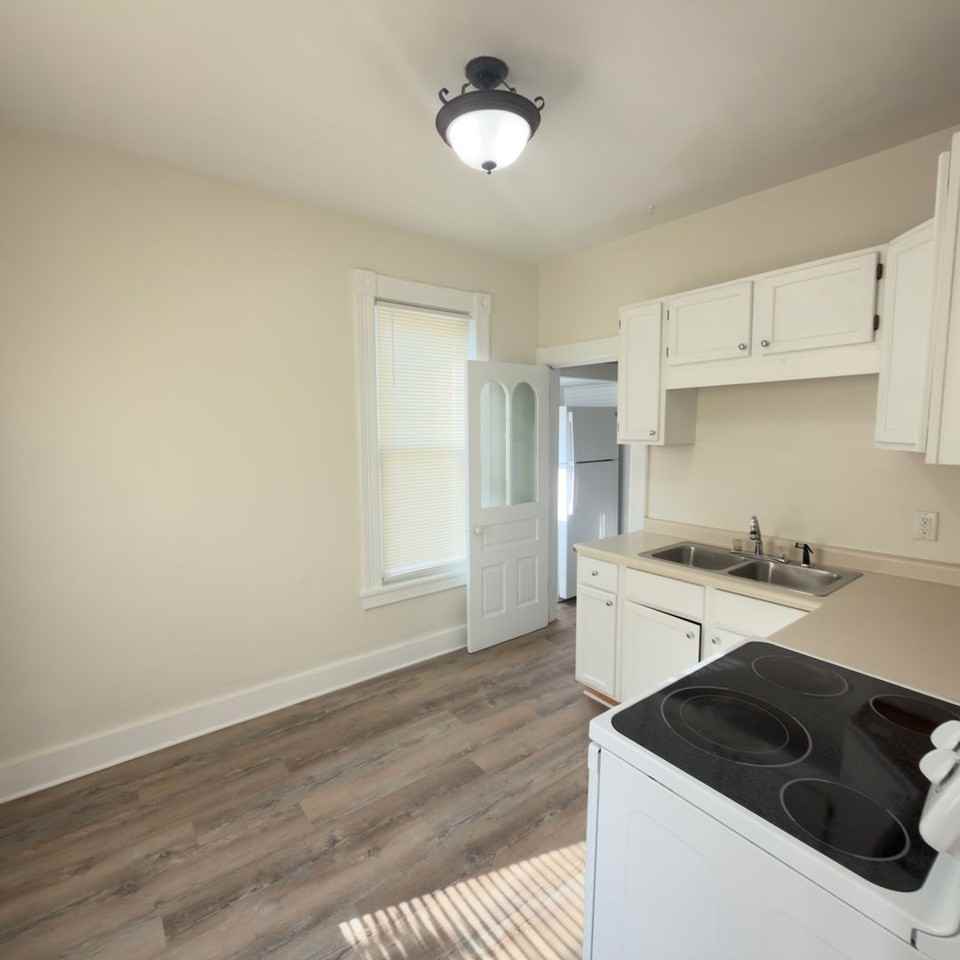 650 Hawthorne St Ne - Photo 7 of 18