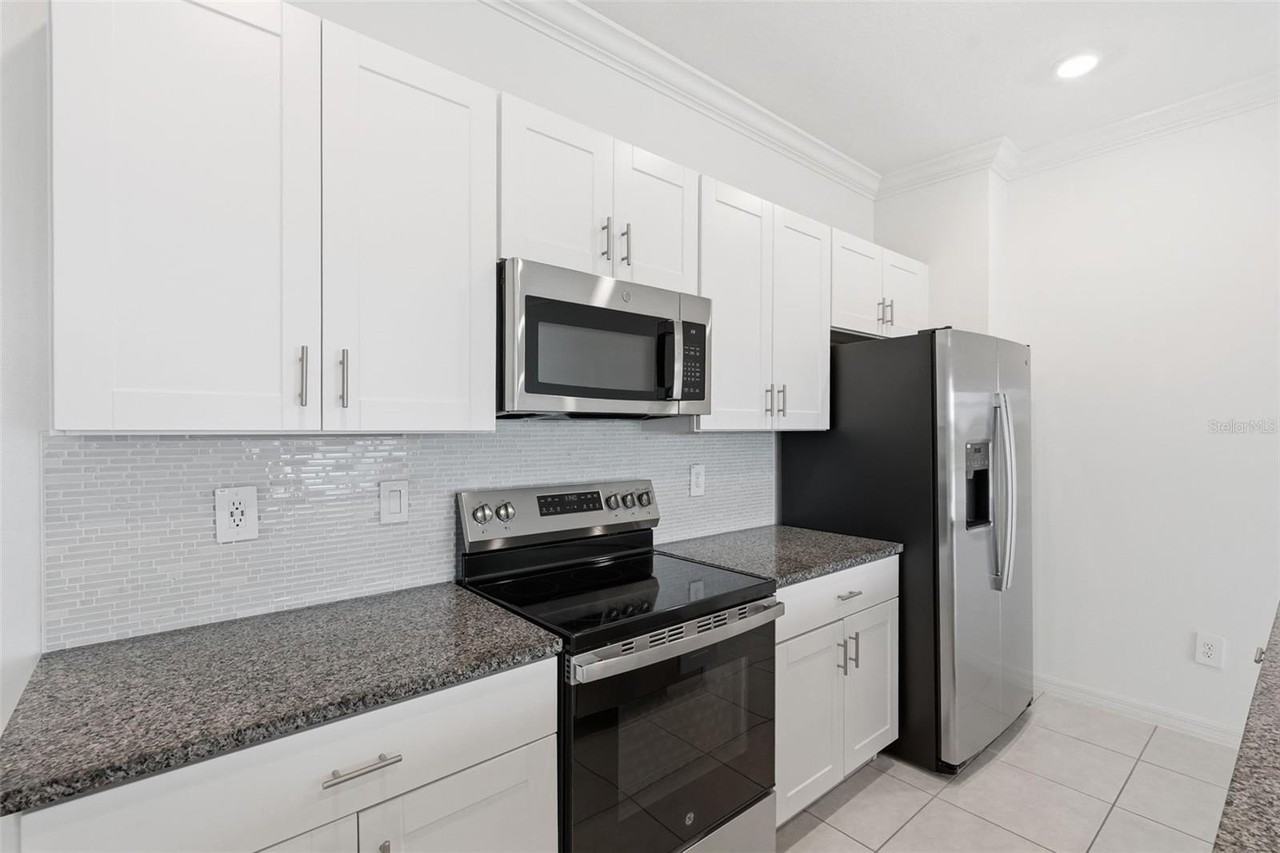 9094 Gallantree Pl - Photo 6 of 50