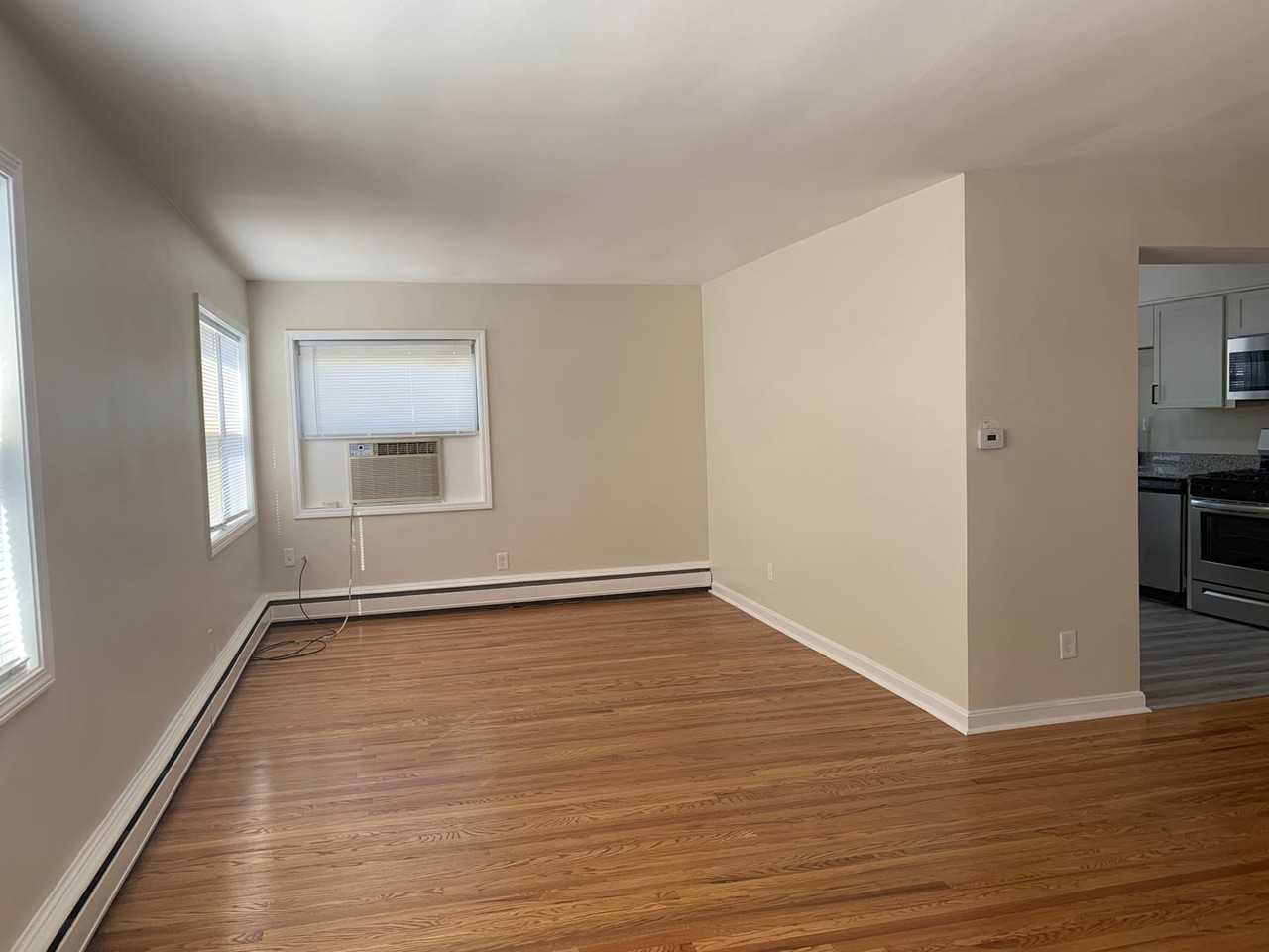 Remodeled Large Two Bedroom in Ft. Mitchell - Photo 6 of 9