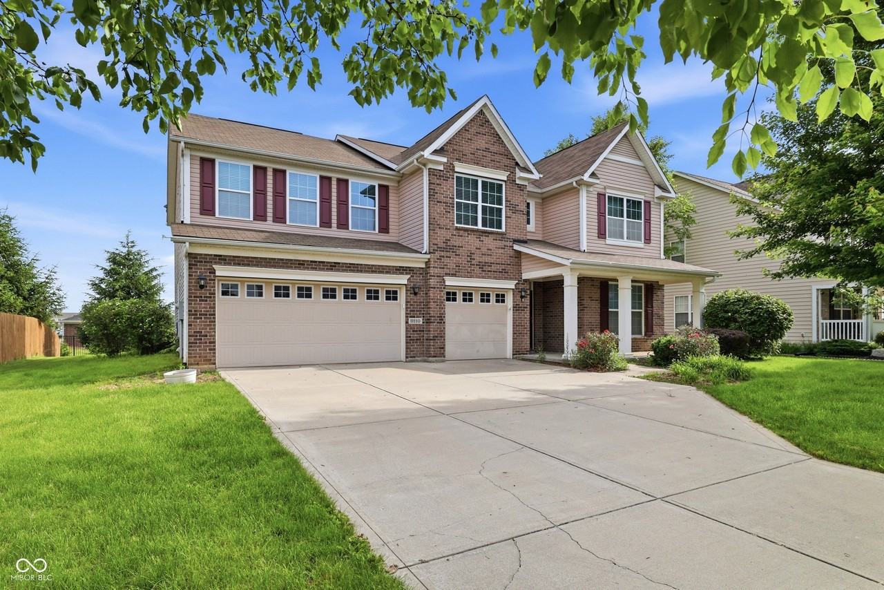 8110 Eskerban Dr - Photo 2 of 40