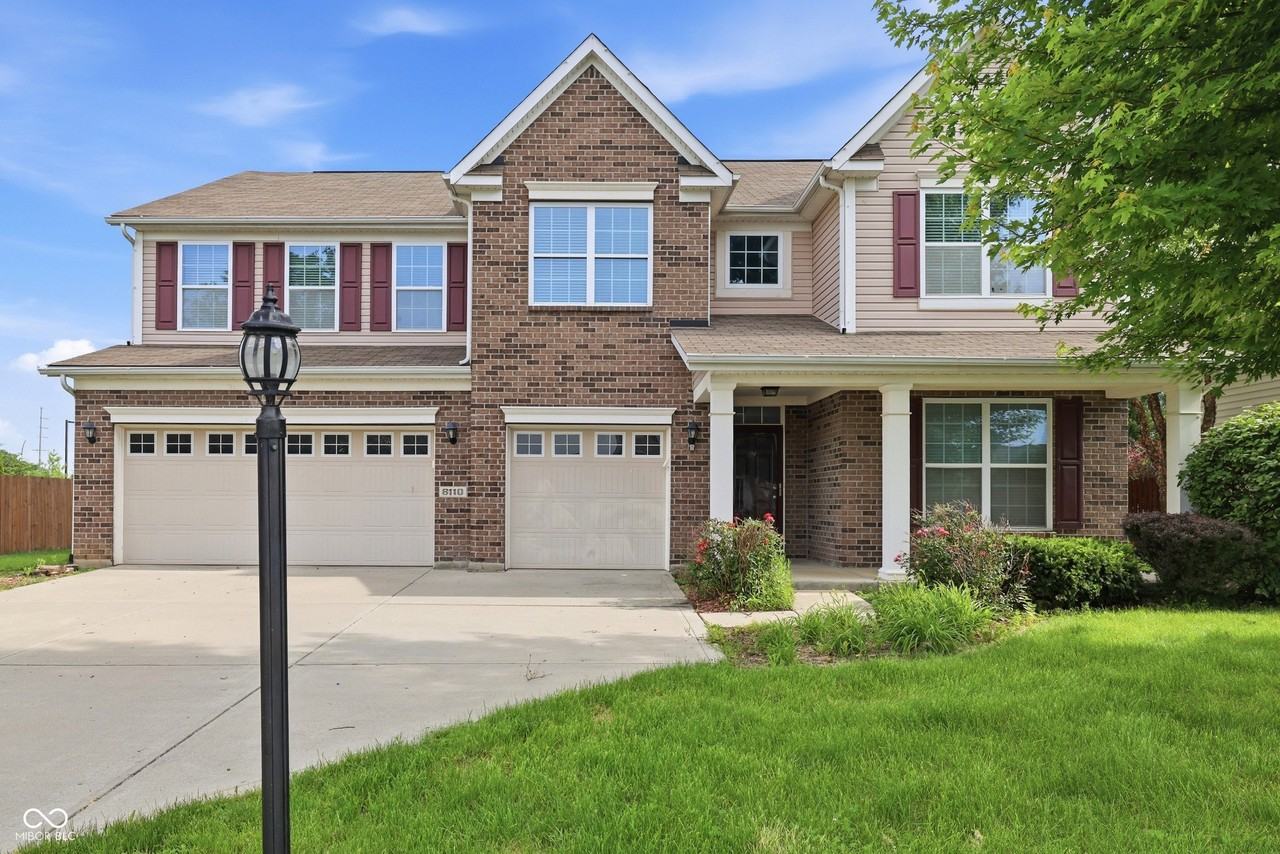 8110 Eskerban Dr - Photo 4 of 40
