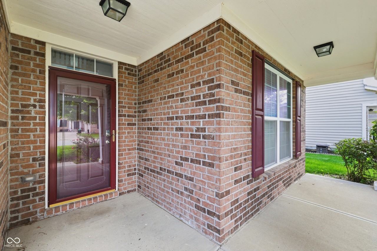 8110 Eskerban Dr - Photo 5 of 40