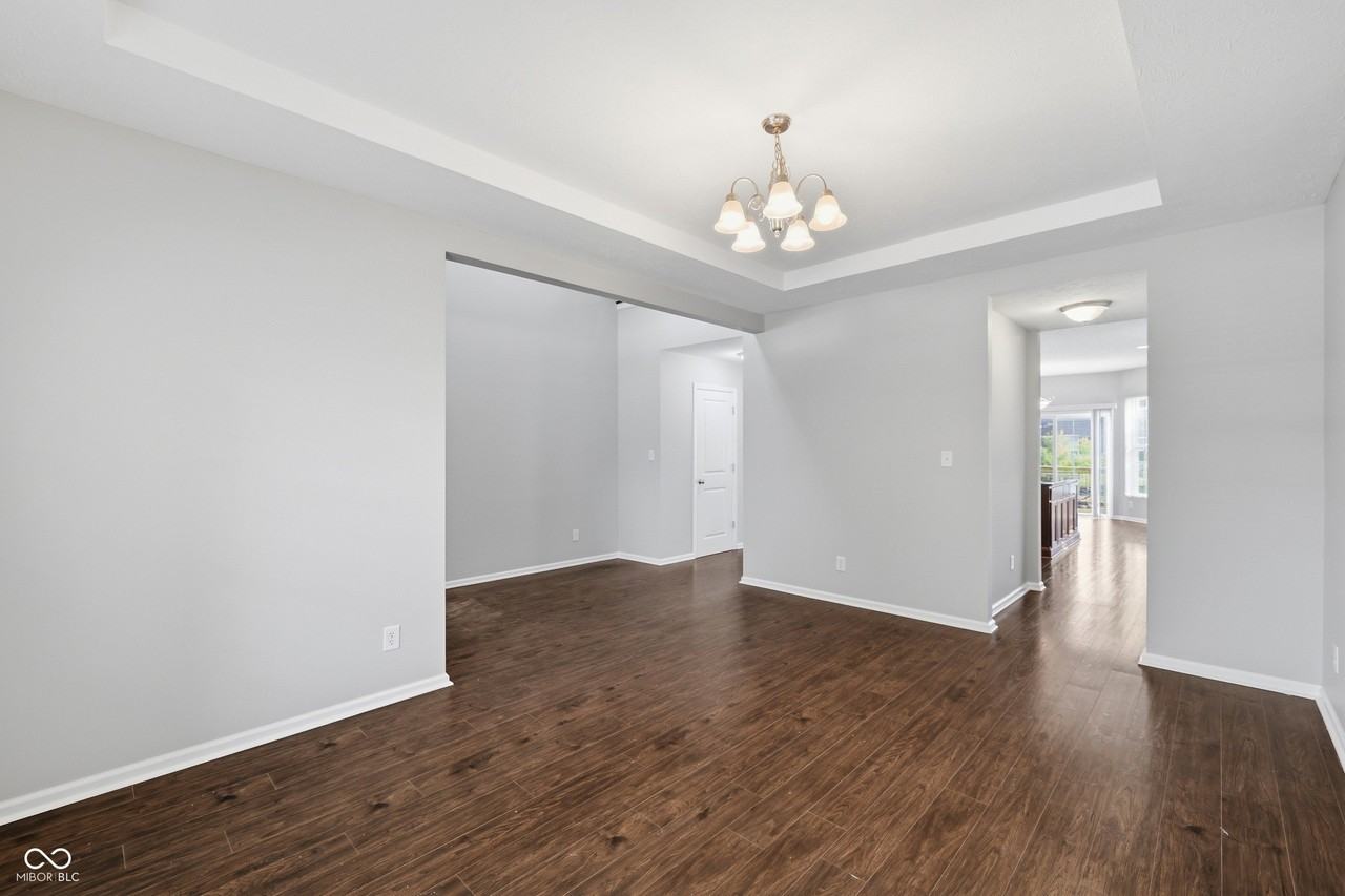 8110 Eskerban Dr - Photo 7 of 40