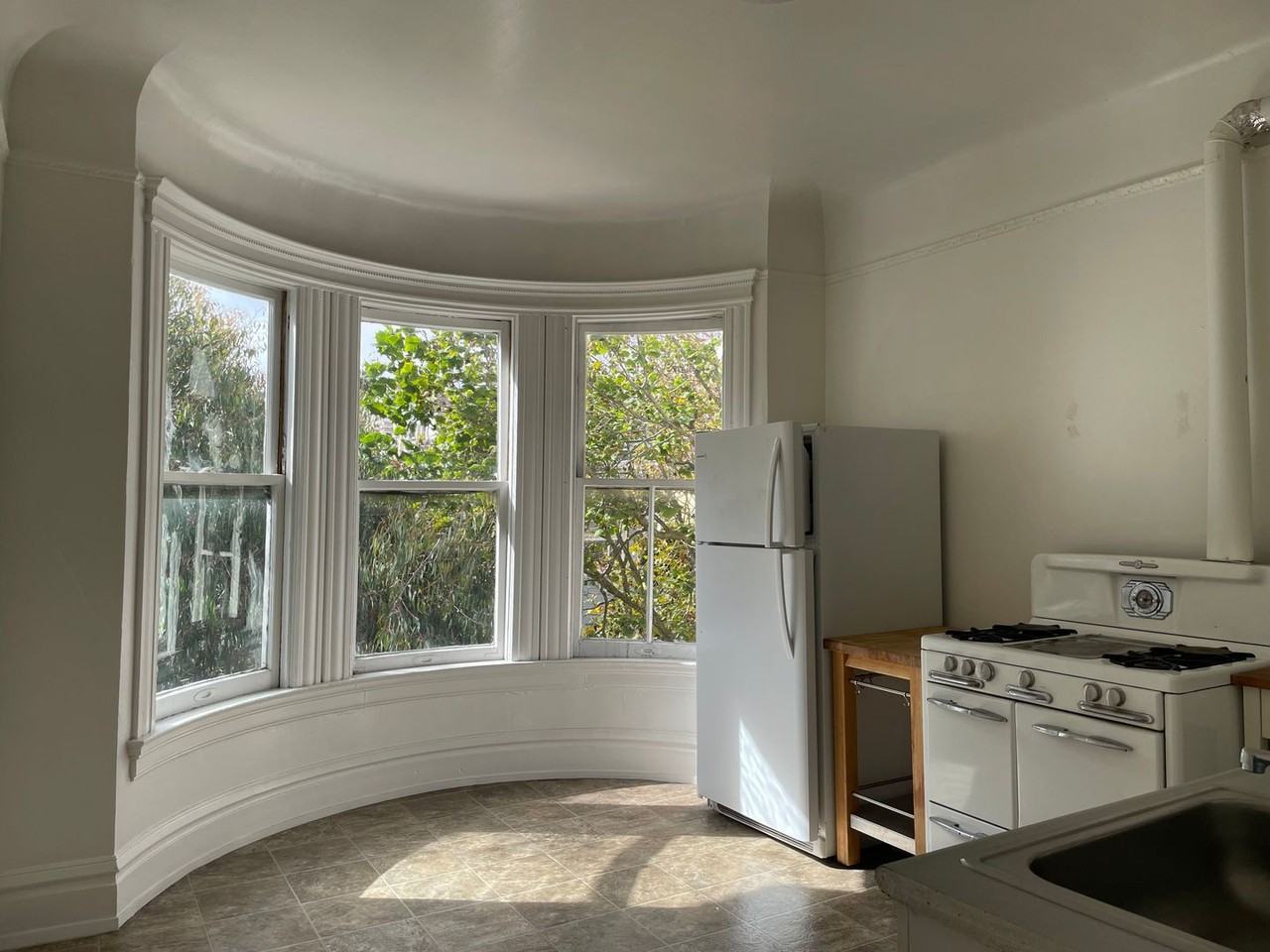1430 Waller St - Photo 2 of 12