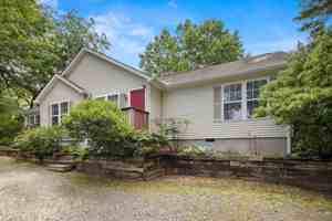 featured image of 305 Rosscraggon Rd